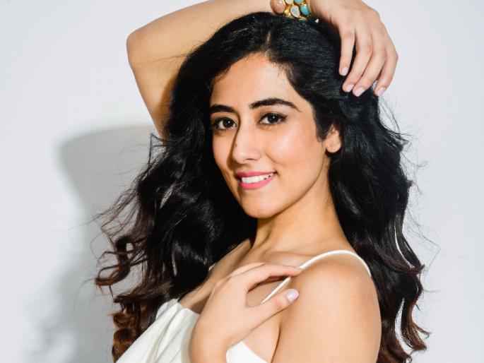 Jonita Gandhi offered her a unique 'Valentine's Day' proposal | ​ जोनिता गांधीने चाहत्यांना दिला अनोखा ‘व्हॅलेंटाईन डे’ प्रस्ताव