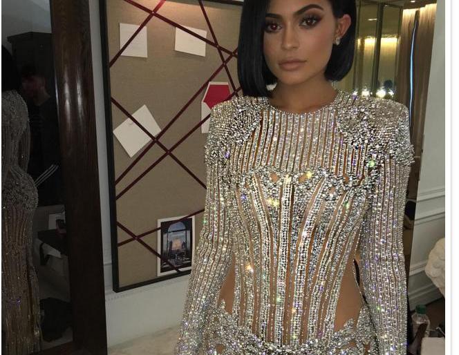 Such fashion of Kylie Jenner | काइली जेनरची अशीही फॅशन