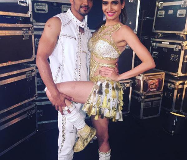 Who rode on Karishma Tanna? | करिष्मा तन्नावर कोण भडकलं ? Who rode on Karishma Tanna? | करिष्मा तन्नावर कोण भडकलं ?