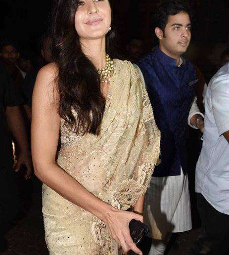 CAT and Ranbir look back !! | ​कॅट व रणबीरची लपाछपी!!