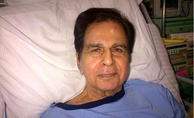 Fans Good News: Dilip Kumar gets discharge from hospital today! | Fans Good News : दिलीपकुमार यांना आज रुग्णालयातून मिळणार डिस्चार्ज ! Fans Good News: Dilip Kumar gets discharge from hospital today! | Fans Good News : दिलीपकुमार यांना आज रुग्णालयातून मिळणार डिस्चार्ज !