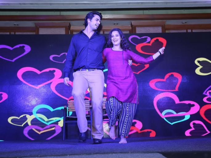 I do not have any problem in Smeema's big stage music launch | मला काहीच प्रॉब्लेम नाही सिमेमाचा मोठ्या थाटात म्युझिक लॉन्च I do not have any problem in Smeema's big stage music launch | मला काहीच प्रॉब्लेम नाही सिमेमाचा मोठ्या थाटात म्युझिक लॉन्च