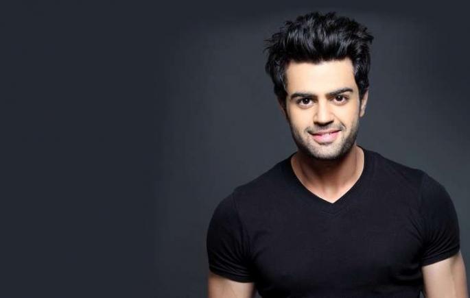 Manish Paul, the Indian Idol 10's comedian | मनीष पॉल करणार इंडियन आयडल १० चे सूत्रसंचालन Manish Paul, the Indian Idol 10's comedian | मनीष पॉल करणार इंडियन आयडल १० चे सूत्रसंचालन