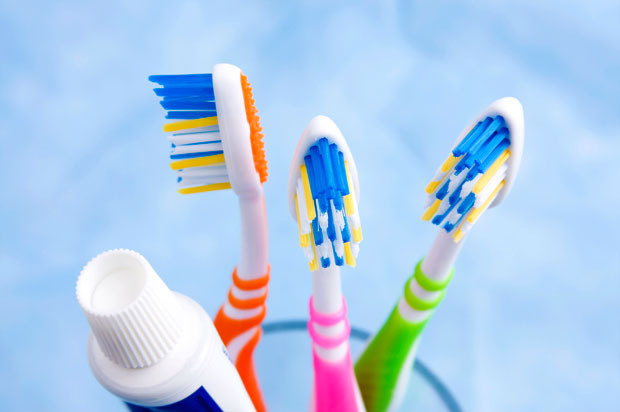 The number of toothbrushes in India is huge | भारतात टूथब्रश न वापरणाऱ्याची संख्या मोठी