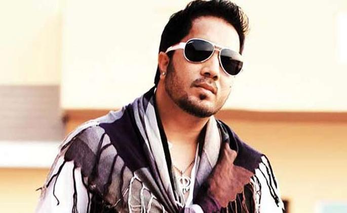 Mika Singh singer titled 'Khichadi' | मिका सिंग गाणार ‘खिचडी’चे शीर्षकगीत