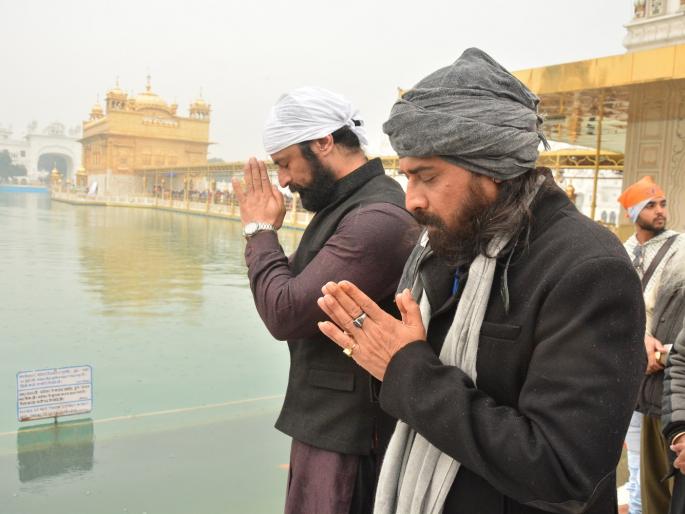 Mohit Raina and Mukul Dev visited the Golden Temple | मोहित रैना आणि मुकुल देव यांनी दिली गोल्डन टेम्पलला भेट Mohit Raina and Mukul Dev visited the Golden Temple | मोहित रैना आणि मुकुल देव यांनी दिली गोल्डन टेम्पलला भेट