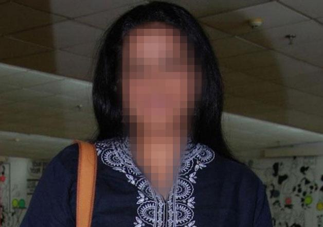 This actress was accompanied by Dayanand Shetty's affair, she is now working as a single mother and caring for her daughter. | सीआयडीमधील या अभिनेत्रीसोबत होते दयानंद शेट्टीचे अफेअर, सिंगल मदर बनून आता करत आहे त्याच्या मुलीचा सांभाळ This actress was accompanied by Dayanand Shetty's affair, she is now working as a single mother and caring for her daughter. | सीआयडीमधील या अभिनेत्रीसोबत होते दयानंद शेट्टीचे अफेअर, सिंगल मदर बनून आता करत आहे त्याच्या मुलीचा सांभाळ