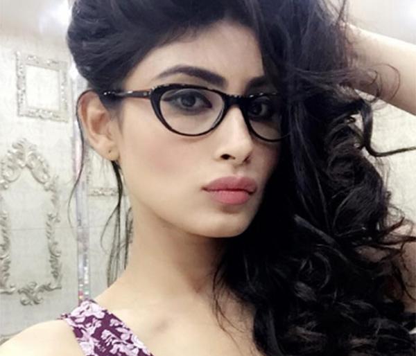 Why did this actress take a bold look for cosmetic surgery? | बोल्ड लुकसाठी या अभिनेत्रीला का घ्यावा लागला कॉस्मेटीक सर्जरीचा आधार? Why did this actress take a bold look for cosmetic surgery? | बोल्ड लुकसाठी या अभिनेत्रीला का घ्यावा लागला कॉस्मेटीक सर्जरीचा आधार?