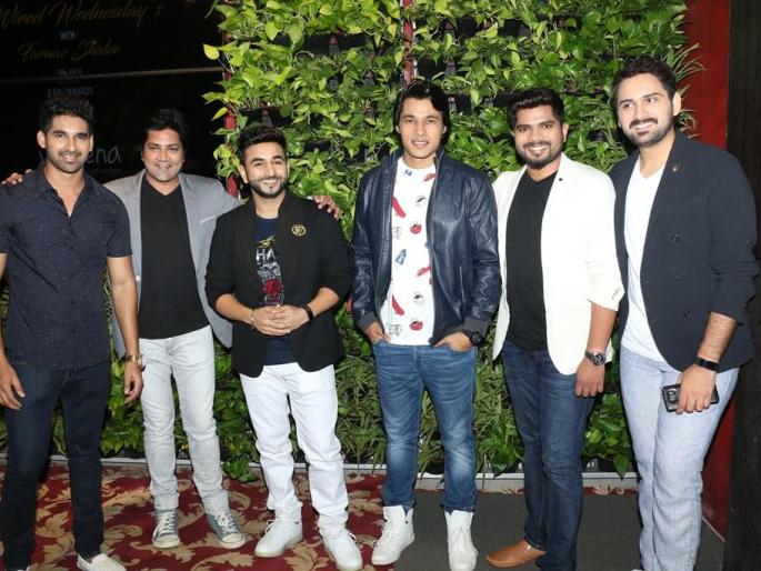 Multisource's 'Bus Stop', 'Dhammal Masti' and 'Dance' are music launches | मल्टीस्टार्सचा 'बसस्टॉप',धम्माल मस्ती आणि डान्स करत झालं म्युझिक लाँच Multisource's 'Bus Stop', 'Dhammal Masti' and 'Dance' are music launches | मल्टीस्टार्सचा 'बसस्टॉप',धम्माल मस्ती आणि डान्स करत झालं म्युझिक लाँच