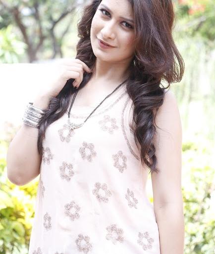 Nakushi, Goth, Lake My dear, Dushi and Kulshwamy series heroes were made by MakeOver | ​नकुशी, गोठ, लेक माझी लाडकी, दुहेरी आणि कुलस्वामिनी मालिकेतील नायिकांचा झाला मेकओव्हर