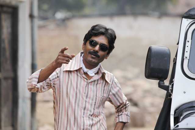 Nawazuddin Siddiqui suddenly reached the red light area! | अचानकच रेड लाइट एरियात पोहोचला नवाजुद्दीन सिद्दिकी! Nawazuddin Siddiqui suddenly reached the red light area! | अचानकच रेड लाइट एरियात पोहोचला नवाजुद्दीन सिद्दिकी!