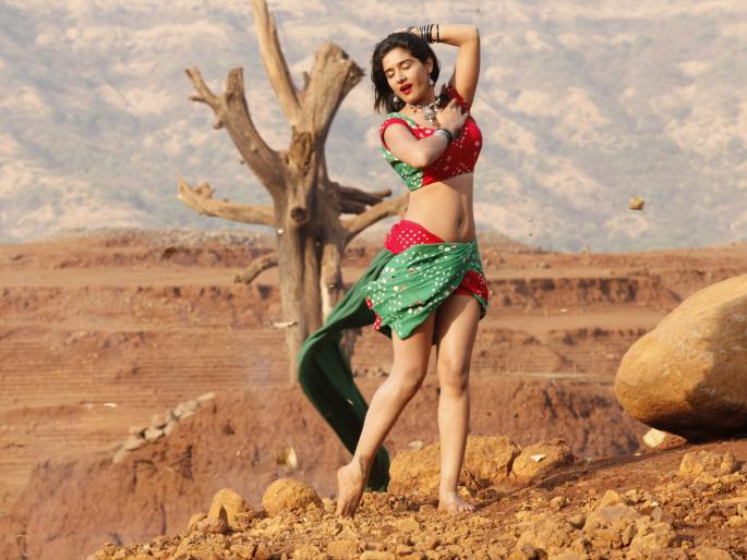 South Korean actress Neha debut in Marathi film 'Shikari' | शिकारी या चित्रपटाद्वारे दाक्षिणात्य अभिनेत्री नेहा मराठी चित्रपटसृष्टीत करणार पदार्पण South Korean actress Neha debut in Marathi film 'Shikari' | शिकारी या चित्रपटाद्वारे दाक्षिणात्य अभिनेत्री नेहा मराठी चित्रपटसृष्टीत करणार पदार्पण