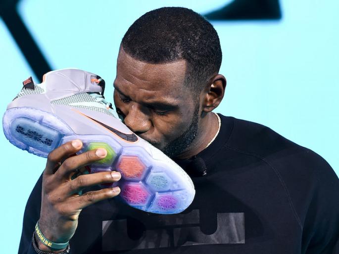 The most valuable fashion brand was 'Nike' | ‘नाईके’ ठरला सर्वात मौल्यवान फॅशन ब्रँड The most valuable fashion brand was 'Nike' | ‘नाईके’ ठरला सर्वात मौल्यवान फॅशन ब्रँड