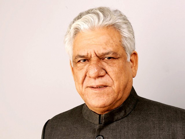 Ompuri criticized Naseeruddin Shah | ओमपुरीची नसिरुद्दीन शाहवर टीका Ompuri criticized Naseeruddin Shah | ओमपुरीची नसिरुद्दीन शाहवर टीका