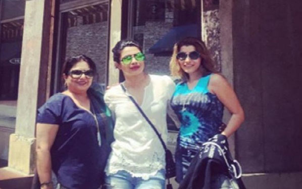 Gossip with Priyanka's Friends! | प्रियंकाच्या फ्रेंड्ससोबत गप्पाटप्पा! Gossip with Priyanka's Friends! | प्रियंकाच्या फ्रेंड्ससोबत गप्पाटप्पा!