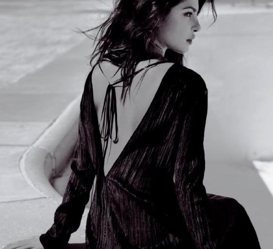 Priyanka's stunning photo | प्रियंकाचा स्टनिंग फोटो Priyanka's stunning photo | प्रियंकाचा स्टनिंग फोटो