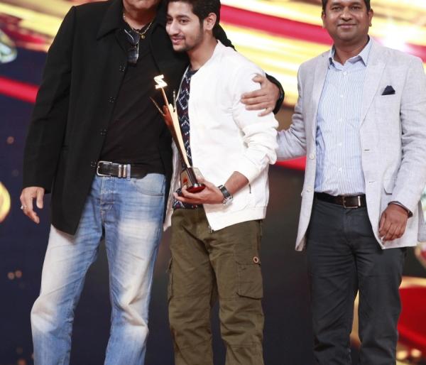 Zee Chintura Gaurav Award also won 'Sarat', which was the best movie | झी चित्र गौरव पुरस्कारांतही ‘सैराट’झालं जी,ठरला सर्वोत्कृष्ट सिनेमा