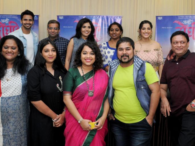 'Both of us' will be paired with Priya Bapat and Mukta Barve | 'आम्ही दोघी'चित्रपटातून प्रिया बापट आणि मुक्ता बर्वेची जमणार जोडी 'Both of us' will be paired with Priya Bapat and Mukta Barve | 'आम्ही दोघी'चित्रपटातून प्रिया बापट आणि मुक्ता बर्वेची जमणार जोडी