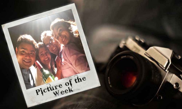 Surprise Selfie of the 'Pleasant Surprise' team | 'प्लेझंट सरप्राइज' टीमचा सरप्राइज सेल्फी Surprise Selfie of the 'Pleasant Surprise' team | 'प्लेझंट सरप्राइज' टीमचा सरप्राइज सेल्फी