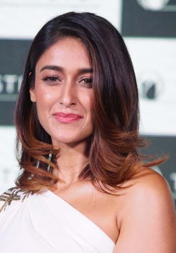 Ileana D'Cruz, Amy Jackson launches new skincare products | Ileana D'Cruz, Amy Jackson launch new skincare products