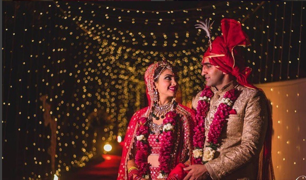 Watch TV actress Pooja Banerjee's Wedding Album | पाहा टीव्ही अभिनेत्री पूजा बॅनर्जीचा वेडिंग अल्बम Watch TV actress Pooja Banerjee's Wedding Album | पाहा टीव्ही अभिनेत्री पूजा बॅनर्जीचा वेडिंग अल्बम
