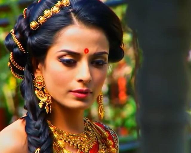 Pooja Sharma has left Mumbai due to this reason | ​या कारणामुळे पूजा शर्माने सोडले मुंबई