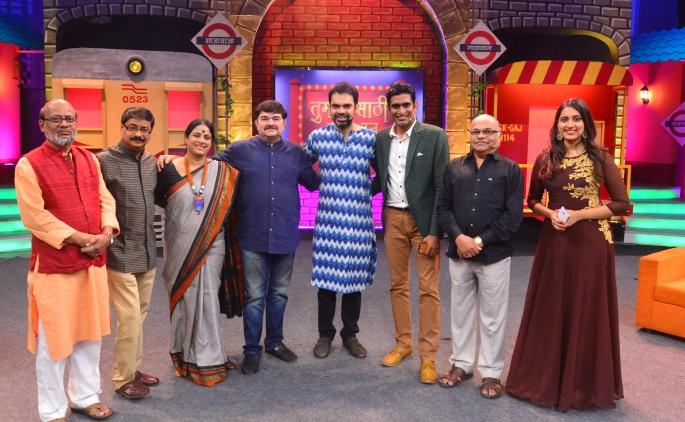 Prashant got a chance on the stage of 'What happened to you' emotion, because what happened? | 'तुमच्यासाठी काय पन'च्या मंचावर प्रशांत दामले झाले भावूक,जाणून काय होते कारण? Prashant got a chance on the stage of 'What happened to you' emotion, because what happened? | 'तुमच्यासाठी काय पन'च्या मंचावर प्रशांत दामले झाले भावूक,जाणून काय होते कारण?