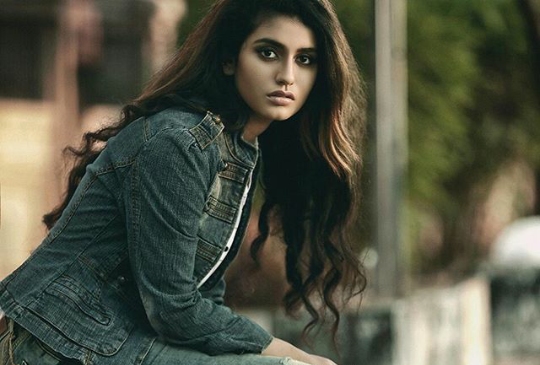 Priya Prakash was unemployed; Wandering in search of work! | प्रिया प्रकाश झाली बेरोजगार; कामाच्या शोधात भटकंती! Priya Prakash was unemployed; Wandering in search of work! | प्रिया प्रकाश झाली बेरोजगार; कामाच्या शोधात भटकंती!