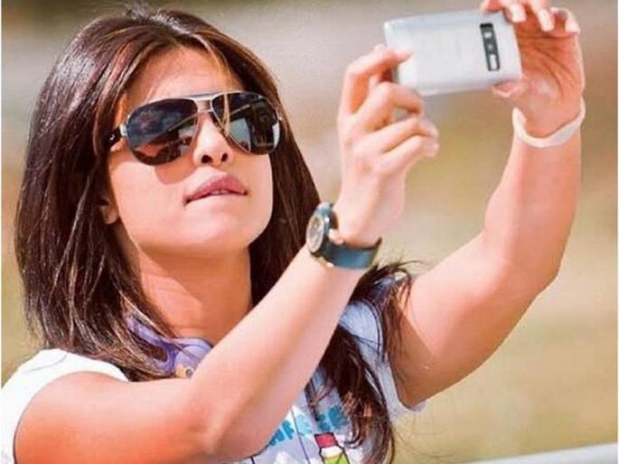Celebrity Congregation Selfie Mood | सेलिब्रिटी मंडळींचा सेल्फी मूड
