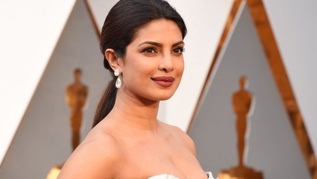 Priyanka's Marathi film has 116 artists | प्रियंकाच्या मराठी चित्रपटात ११६ कलाकार Priyanka's Marathi film has 116 artists | प्रियंकाच्या मराठी चित्रपटात ११६ कलाकार