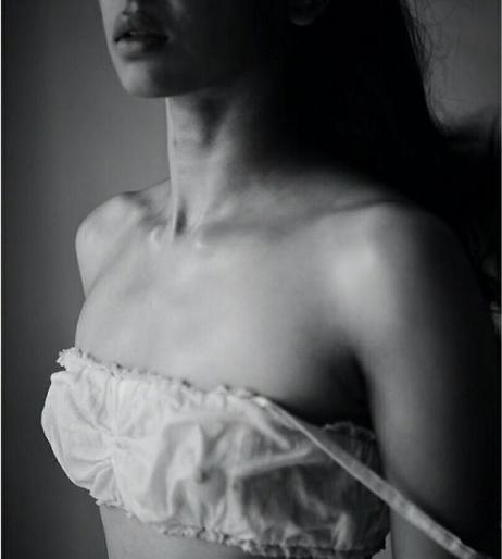 Radhika Apte's stunning photoshoot, seen Bold guess | राधिका आपटेचे स्टनिंग Photoshoot,दिसला Bold अंदाज