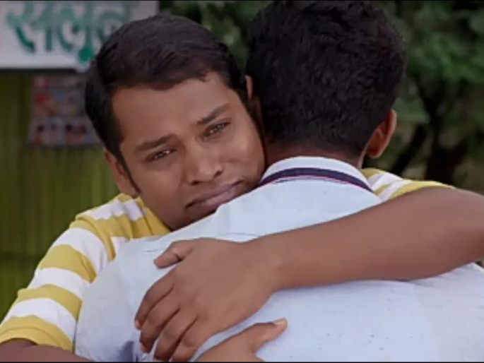 Water, emotional Rahul's 'This' story will bring a thorn on your body as I have heard from the eyes of Confidence High. | मला कॉन्फिडोन्स हाय म्हणणा-या राहुल्याच्या डोळ्यातून टचकन आलं पाणी,भावनिक राहुलची 'ही' कहाणी तुमच्या अंगावरही काटा आणेल Water, emotional Rahul's 'This' story will bring a thorn on your body as I have heard from the eyes of Confidence High. | मला कॉन्फिडोन्स हाय म्हणणा-या राहुल्याच्या डोळ्यातून टचकन आलं पाणी,भावनिक राहुलची 'ही' कहाणी तुमच्या अंगावरही काटा आणेल