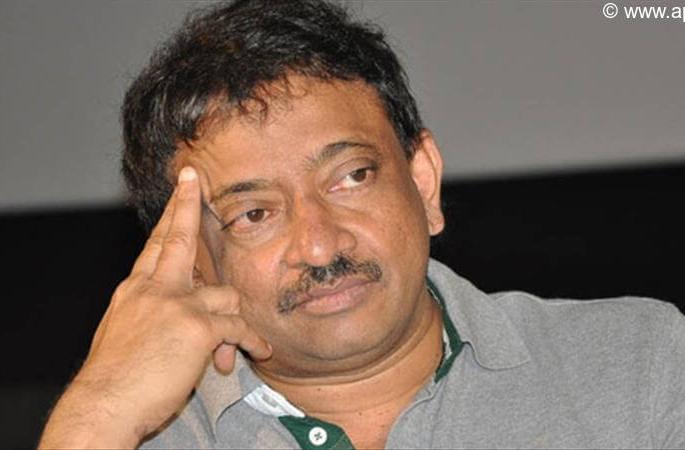 Ram Gopal Varma has dropped again | राम गोपाल वर्माने पुन्हा सोडली पातळी Ram Gopal Varma has dropped again | राम गोपाल वर्माने पुन्हा सोडली पातळी