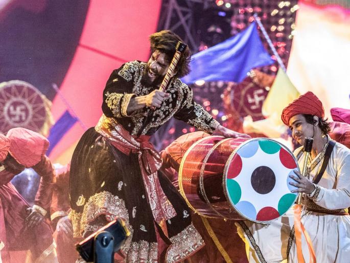 Battery Performance of Bollywood Artworks | बॉलिवूड कलाकरांचा धमाकेदार परफॉर्मन्स Battery Performance of Bollywood Artworks | बॉलिवूड कलाकरांचा धमाकेदार परफॉर्मन्स