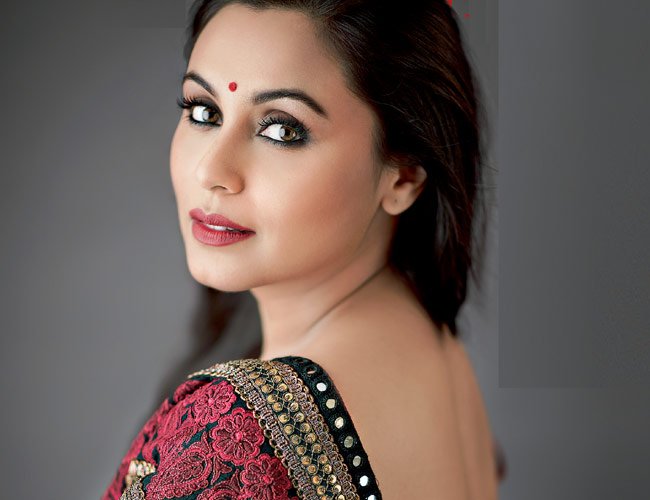 Photo Viral: First look at Rani Mukherjee's Chimukli | Photo Viral : राणी मुखर्जीच्या चिमुकलीची पहा पहिली झलक Photo Viral: First look at Rani Mukherjee's Chimukli | Photo Viral : राणी मुखर्जीच्या चिमुकलीची पहा पहिली झलक