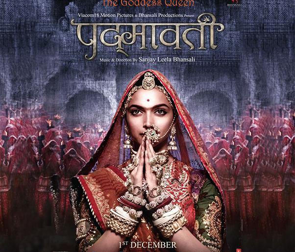 Deepika Padukone arrived on the first day of Navratri, Padmavati! | नवरात्रीच्या पहिल्या दिवशी राणी पद्मावतीबनत दीपिका पादुकोणचे झाले आगमन ! Deepika Padukone arrived on the first day of Navratri, Padmavati! | नवरात्रीच्या पहिल्या दिवशी राणी पद्मावतीबनत दीपिका पादुकोणचे झाले आगमन !