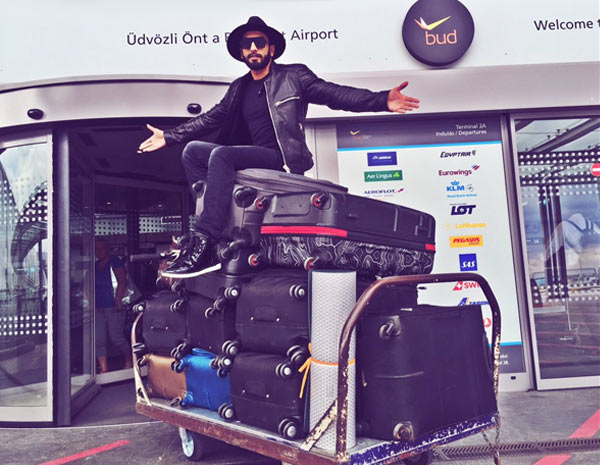 Now !! Ranveer is your luggage! | अबब!! रणवीर हे लगेज तुझे की सर्वांचे!! Now !! Ranveer is your luggage! | अबब!! रणवीर हे लगेज तुझे की सर्वांचे!!