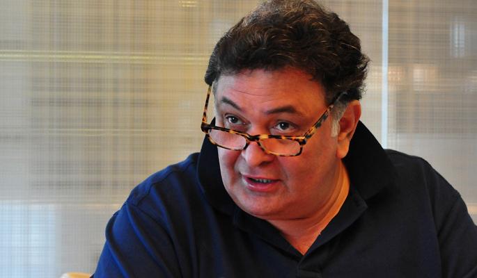 Rishi Kapoor again did the controversial tweet, the woman gave the answer in the Ashli language only? | ऋषी कपूर यांनी पुन्हा केले वादग्रस्त ट्वीट,चक्क महिलेलाच दिले अश्लिल भाषेत उत्तर? Rishi Kapoor again did the controversial tweet, the woman gave the answer in the Ashli language only? | ऋषी कपूर यांनी पुन्हा केले वादग्रस्त ट्वीट,चक्क महिलेलाच दिले अश्लिल भाषेत उत्तर?