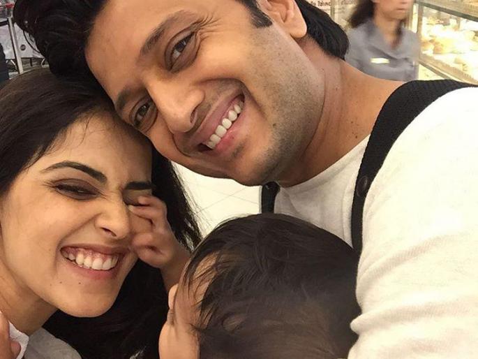 Genelia-Ritesh's Twitter love ... | जेनेलिया-रितेशचे Twitter love... Genelia-Ritesh's Twitter love ... | जेनेलिया-रितेशचे Twitter love...