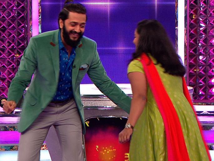 Which of the skillful styles of Riteish Deshmukh speaks to the contestants? | रितेश देशमुखच्या कोणत्या कौशल्य शैलीने स्पर्धकांना केले बोलते? Which of the skillful styles of Riteish Deshmukh speaks to the contestants? | रितेश देशमुखच्या कोणत्या कौशल्य शैलीने स्पर्धकांना केले बोलते?
