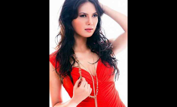 Hot Rochelle to smash comedy | ​हॉट रोशेल लावणार कॉमेडीचा तडका