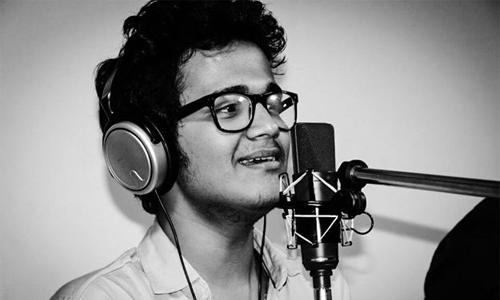 The likes of Rohit Raut from the movie 'Love-Luffade' | लव्ह-लफडे’ चित्रपटातील रोहित राऊतचं गाणं प्रेक्षकांच्या पसंतीला