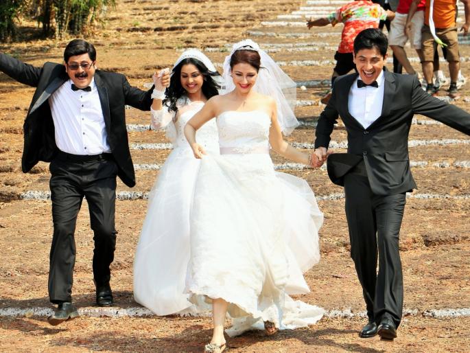 Anita and Anguri Bhabhi, who were ready for the wedding of the church, were in the middle of the shoot | चर्च वेडिंगसाठी असे तयार झाले होते अनिता आणि अंगुरी भाभी,शूटिंग दरम्यान असो होता सा-यांचा अंदाज Anita and Anguri Bhabhi, who were ready for the wedding of the church, were in the middle of the shoot | चर्च वेडिंगसाठी असे तयार झाले होते अनिता आणि अंगुरी भाभी,शूटिंग दरम्यान असो होता सा-यांचा अंदाज
