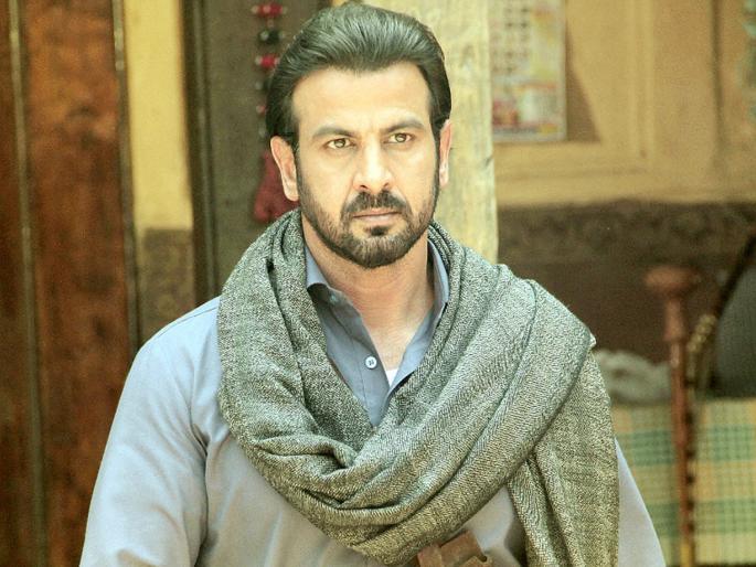 'Kabil' villain was in the dark when Hrithik's bodyguard | ‘काबिल’चा खलनायक कधी काळी होता हृतिकचा बॉडीगार्ड 'Kabil' villain was in the dark when Hrithik's bodyguard | ‘काबिल’चा खलनायक कधी काळी होता हृतिकचा बॉडीगार्ड