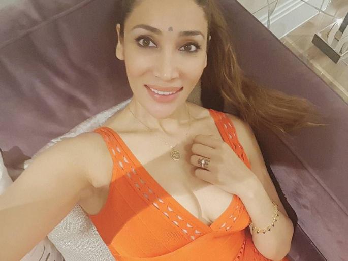 Nunty Sophia Hayat Officially Engaged! | नन झालेली सोफिया हयात Officially Engaged! Nunty Sophia Hayat Officially Engaged! | नन झालेली सोफिया हयात Officially Engaged!