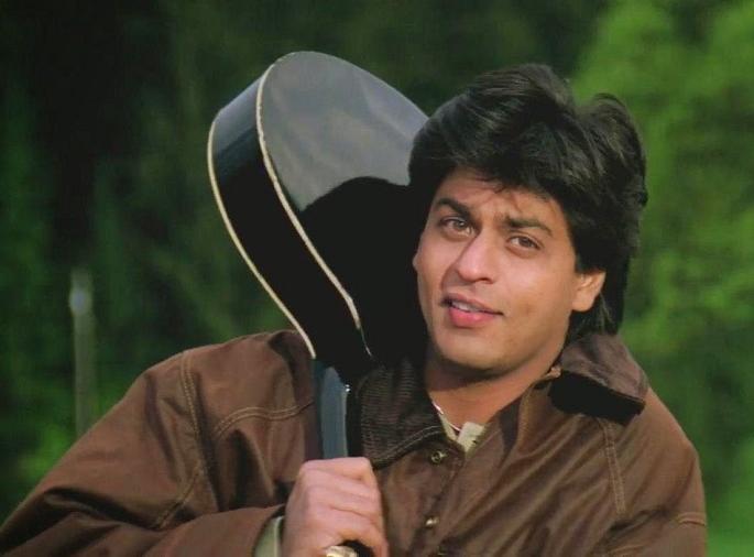 Overturn ... overturning ...! 'Theft' will be 'Dilwale Dulhaniya Le Jayenge''s 'Soon' scene !! | पलट...पलट...! ‘चोरी’चा निघाला ‘दिलवाले दुल्हनियां ले जायेंगे’चा ‘तो’ सीन!! Overturn ... overturning ...! 'Theft' will be 'Dilwale Dulhaniya Le Jayenge''s 'Soon' scene !! | पलट...पलट...! ‘चोरी’चा निघाला ‘दिलवाले दुल्हनियां ले जायेंगे’चा ‘तो’ सीन!!
