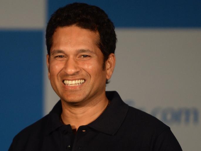 Surgery on Sachin's knee | सचिनच्या गुडघ्यावर झाली सर्जरी Surgery on Sachin's knee | सचिनच्या गुडघ्यावर झाली सर्जरी