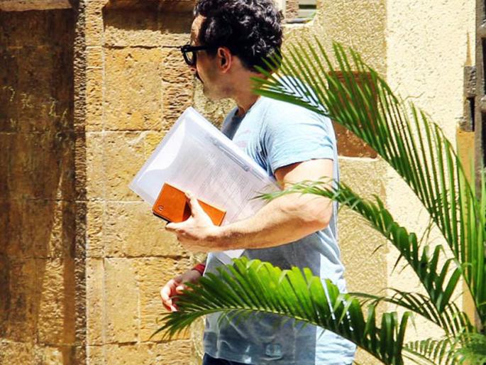 Can you identify the 'Bollywood actor' star actor? | बॉलिवूडच्या ‘या’ स्टार अभिनेत्याला तुम्ही ओळखू शकता काय? Can you identify the 'Bollywood actor' star actor? | बॉलिवूडच्या ‘या’ स्टार अभिनेत्याला तुम्ही ओळखू शकता काय?
