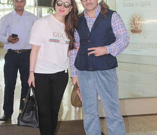 Kareena Kapoor leaves for Saif Ali Khan on secret project with London | करिना कपूर पती सैफ अली खानसोबत सीक्रेट प्रोजेक्टवर लंडनला रवाना Kareena Kapoor leaves for Saif Ali Khan on secret project with London | करिना कपूर पती सैफ अली खानसोबत सीक्रेट प्रोजेक्टवर लंडनला रवाना