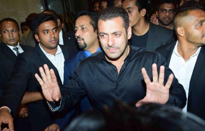 Now I will not talk - Salman | आता मी बोलणारच नाही - सलमान Now I will not talk - Salman | आता मी बोलणारच नाही - सलमान